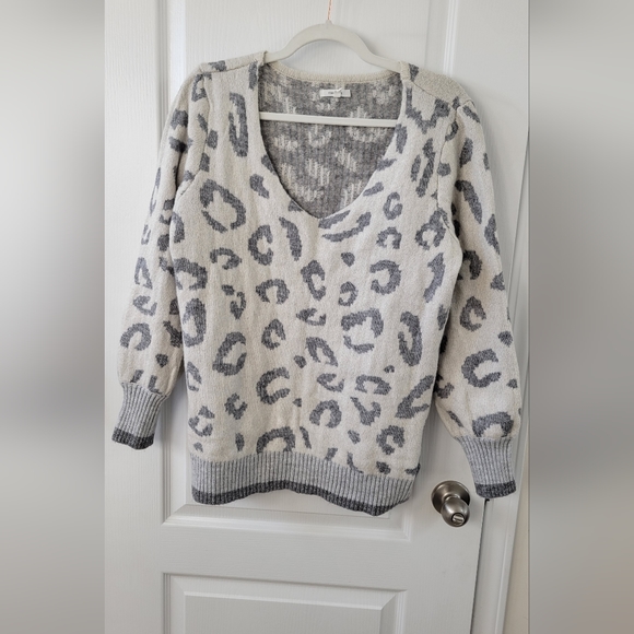 Maurices Sweaters - Maurices Large grey and cream sweater